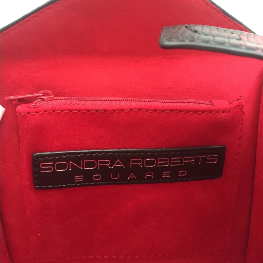 Sondra Roberts Crossbody Purse - Picture 6 of 6